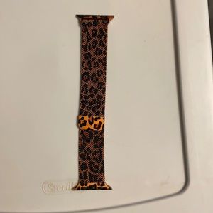 Magnetic leopard print Apple Watch band